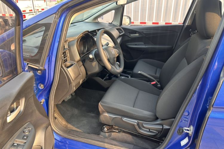 Used Honda Fit 2018 1.5L CVT Comfort Sunroof Version Interior 2