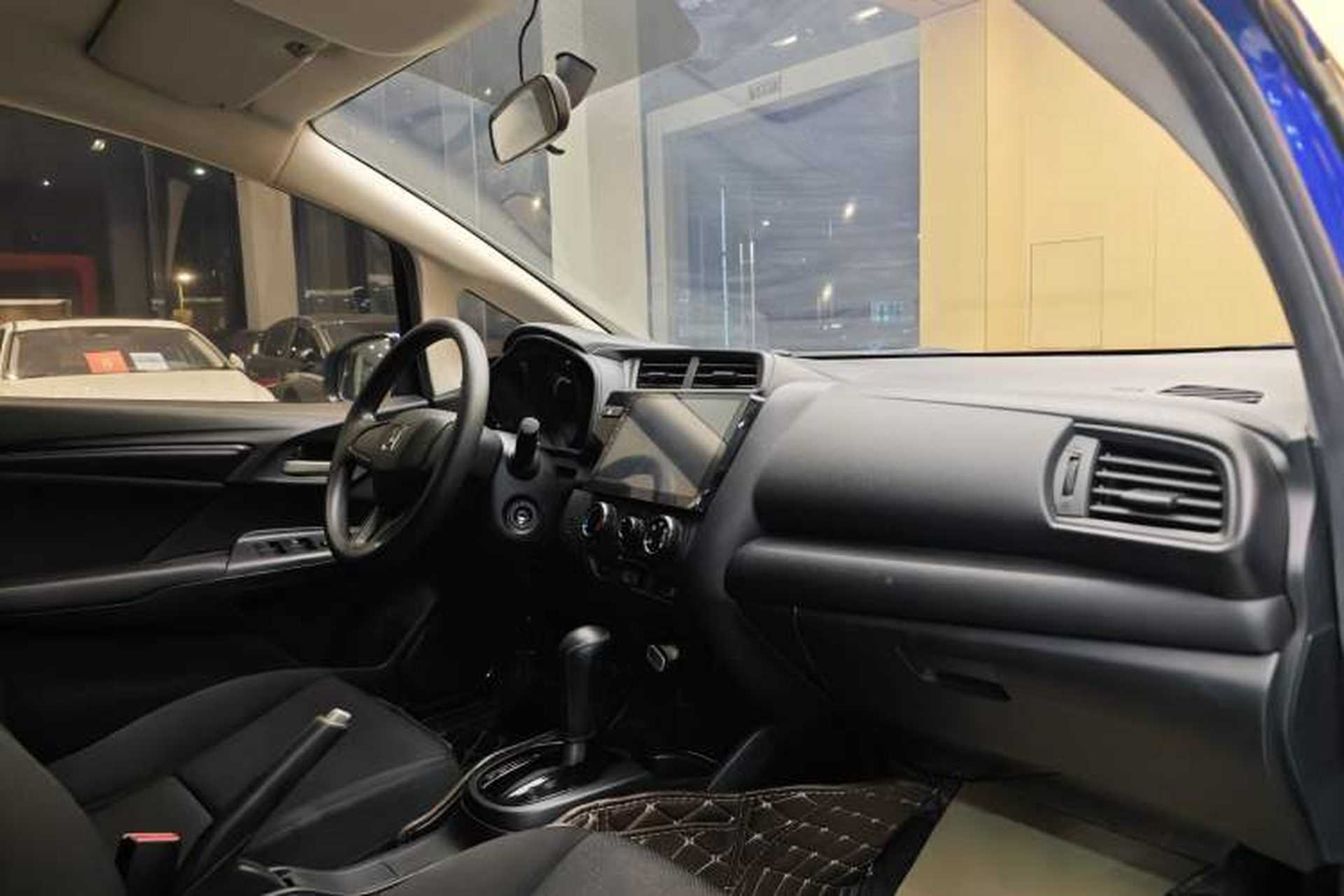 Used Honda Fit 2018 1.5L CVT Comfort Version Interior 2