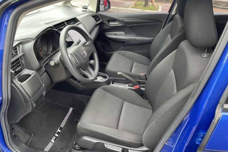 Used Honda Fit 2018 1.5L CVT Comfort Sunroof Version Interior 2