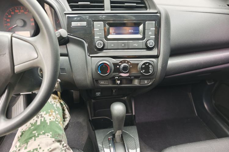 Used Honda Fit 2018 1.5L CVT Comfort Sunroof Version Interior 3