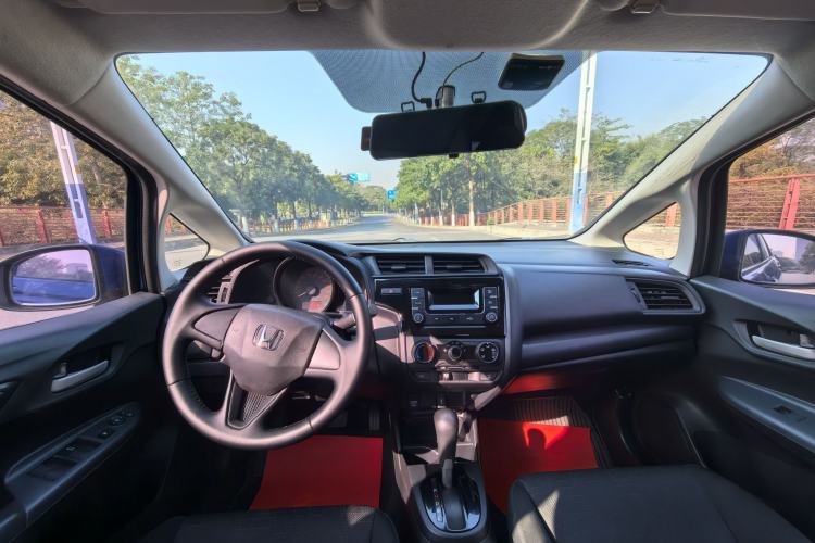 Used Honda Fit 2018 1.5L CVT Comfort Version Interior 3
