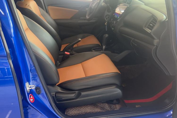 Used Honda Fit 2018 1.5L CVT Comfort Sunroof Version Interior 3