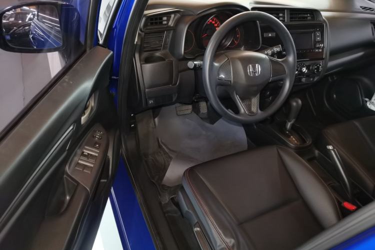 Used Honda Fit 2018 1.5L CVT Comfort Sunroof Version Interior 3