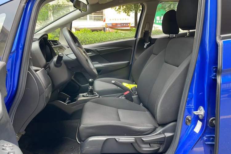 Used Honda Fit 2018 1.5L Manual Comfort Version Interior 4
