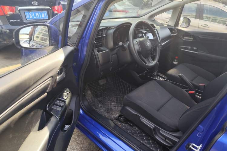 Used Honda Fit 2018 1.5L CVT Comfort Sunroof Version Interior 4