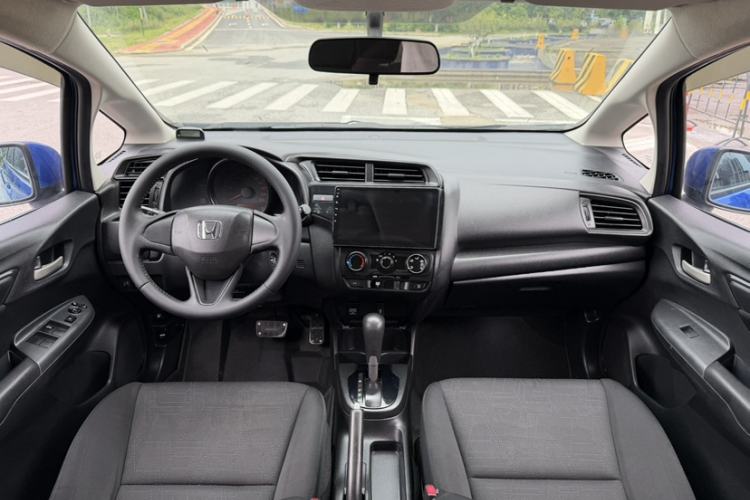 Used Honda Fit 2018 1.5L CVT Comfort Version Interior 5