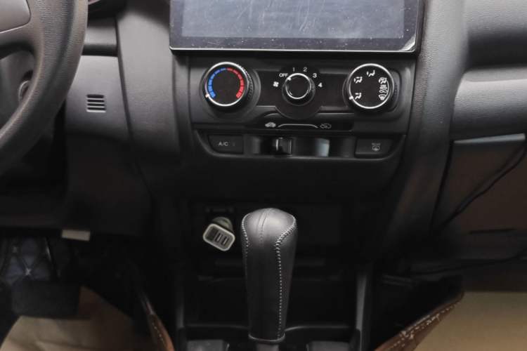 Used Honda Fit 2018 1.5L CVT Comfort Version Interior 7