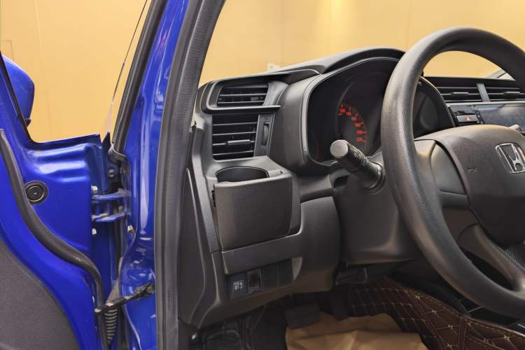 Used Honda Fit 2018 1.5L CVT Comfort Version Interior 8