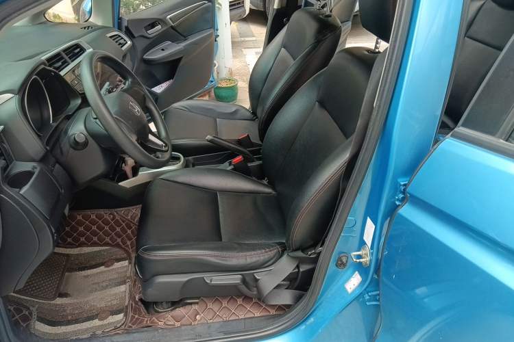 Used Honda Fit 2018 1.5L CVT Trendy Sports Edition Left Front Seat