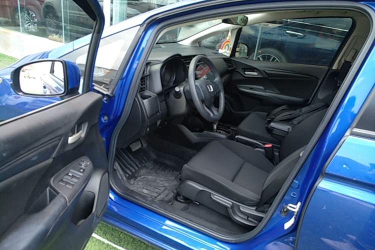 Used Honda Fit 2018 1.5L CVT Comfort Sunroof Version Left Front Seat