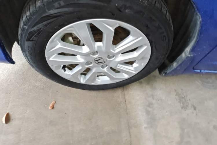 Used Honda Fit 2018 1.5L CVT Comfort Sunroof Version Left Front Wheel Hub