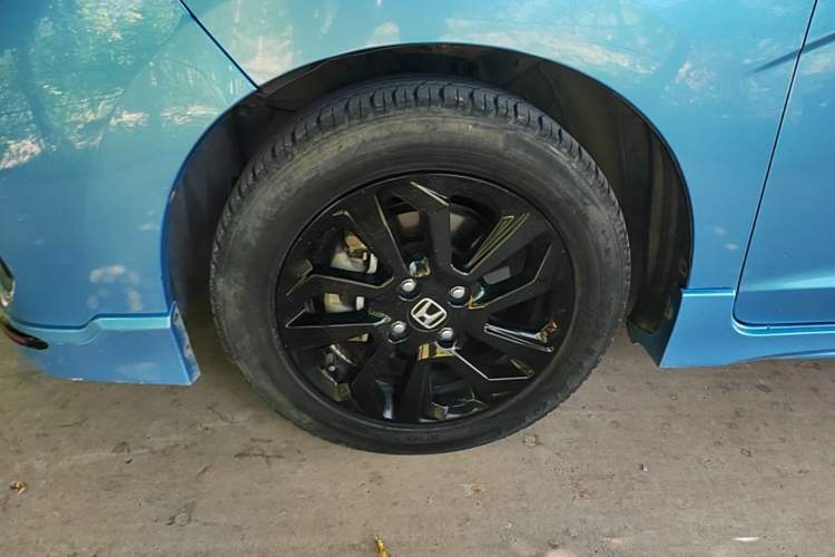 Used Honda Fit 2018 1.5L CVT Trendy Run+ Edition Left Front Wheel Hub