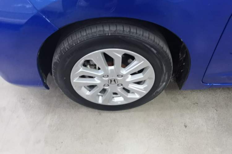 Used Honda Fit 2018 1.5L CVT Comfort Sunroof Version Left Front Wheel Hub