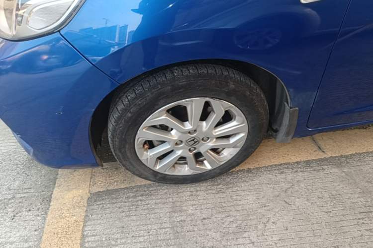 Used Honda Fit 2018 1.5L CVT Comfort Sunroof Version Left Front Wheel Hub