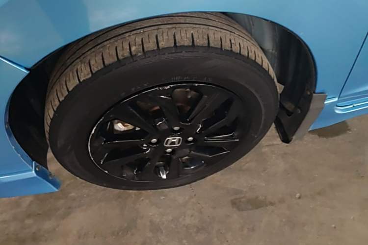 Used Honda Fit 2018 1.5L CVT Trendy Sports Edition Left Front Wheel Hub