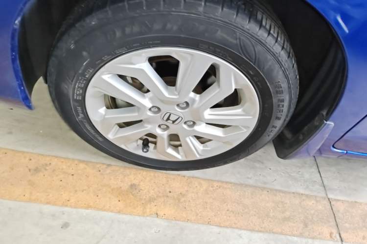 Used Honda Fit 2018 1.5L CVT Comfort Sunroof Version Left Front Wheel Hub