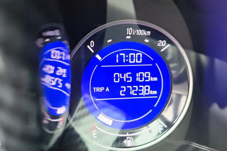 Used Honda Fit 2018 1.5L CVT Trendy Run+ Edition Odometer Close Up