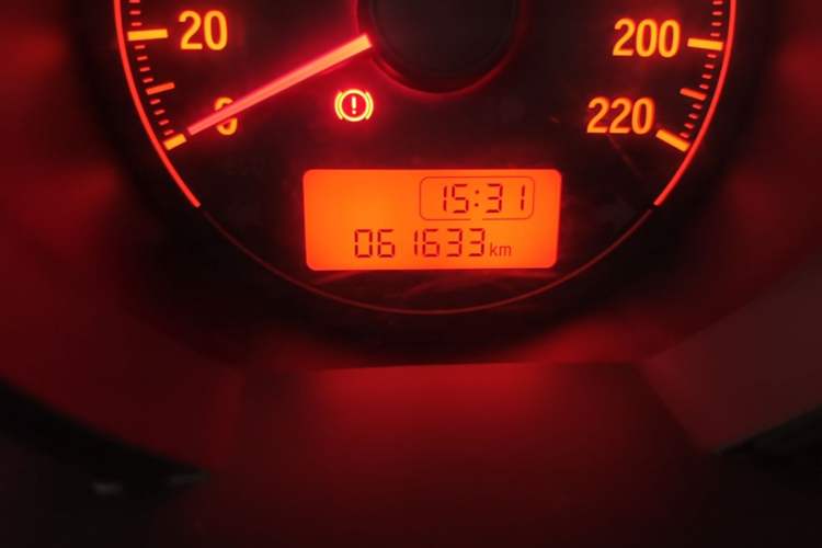 Used Honda Fit 2018 1.5L Manual Comfort Version Odometer Close Up