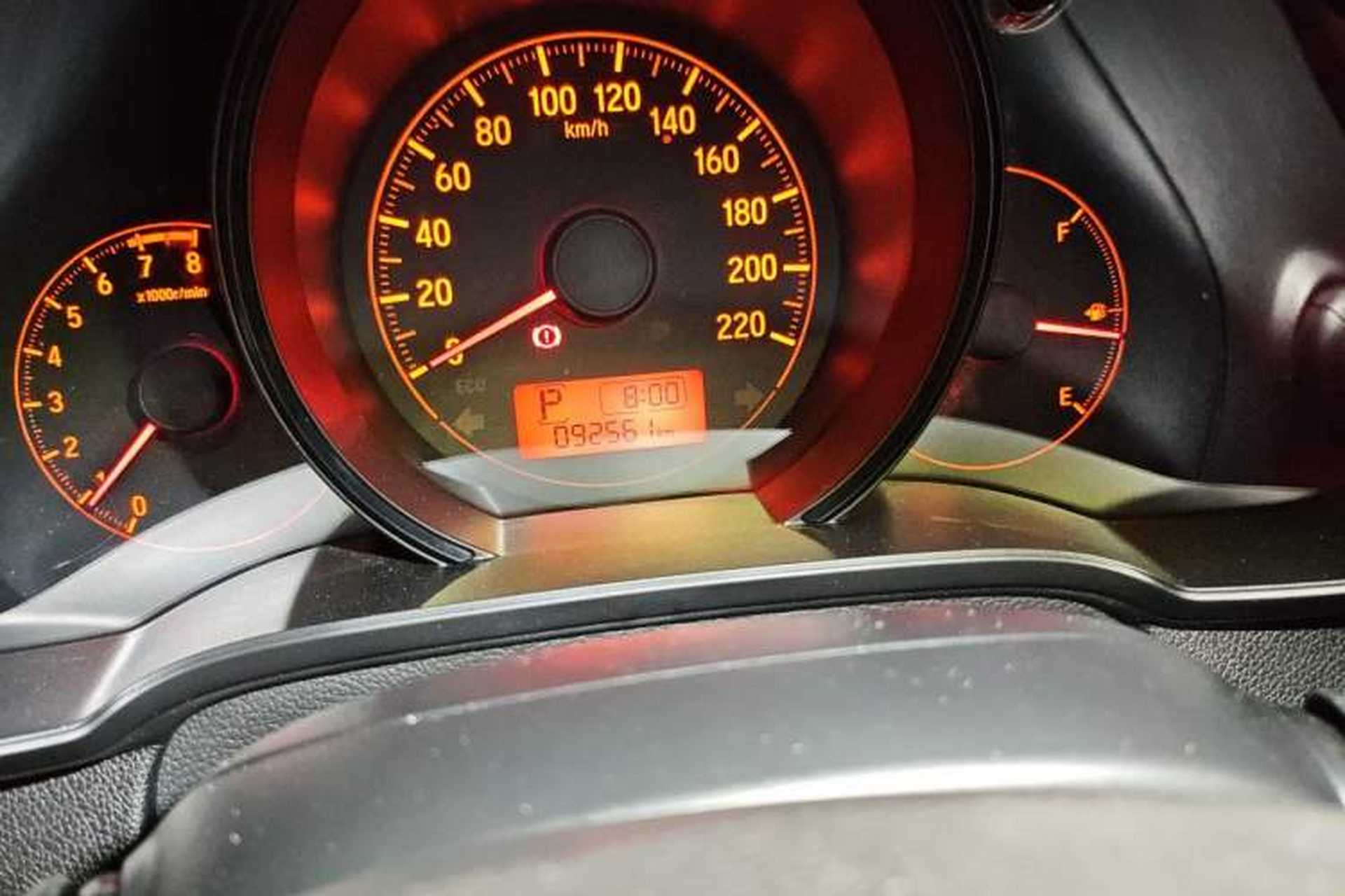 Used Honda Fit 2018 1.5L CVT Comfort Version Odometer Close Up