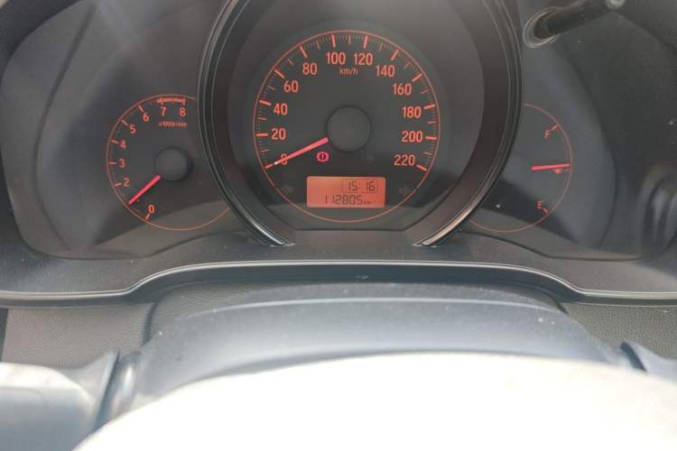 Used Honda Fit 2018 1.5L Manual Comfort Version Odometer Close Up
