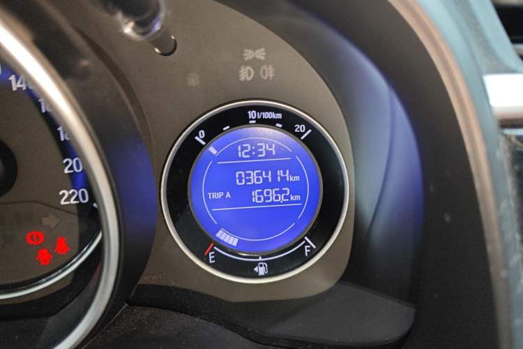 Used Honda Fit 2018 1.5L CVT Luxury Edition Odometer Close Up