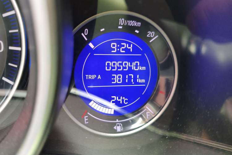 Used Honda Fit 2018 1.5L CVT Trendy Run+ Edition Odometer Close Up