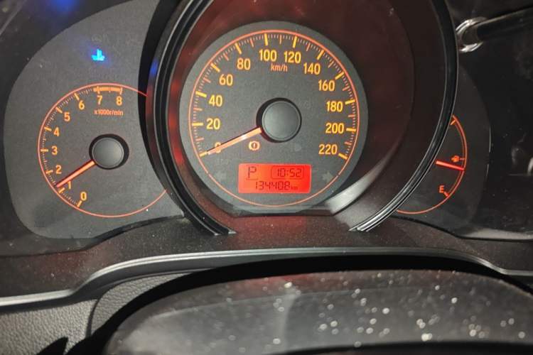 Used Honda Fit 2018 1.5L CVT Comfort Sunroof Version Odometer Close Up
