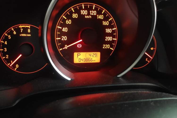 Used Honda Fit 2018 1.5L CVT Trendy Sports Edition Odometer Close Up