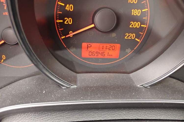 Used Honda Fit 2018 1.5L CVT Comfort Sunroof Version Odometer Close Up