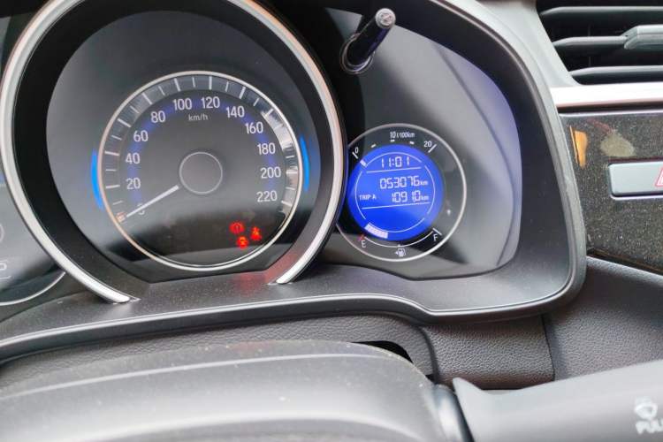 Used Honda Fit 2018 1.5L CVT Trendy Run+ Edition Odometer Close Up
