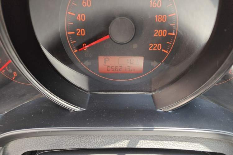 Used Honda Fit 2018 1.5L CVT Comfort Sunroof Version Odometer Close Up