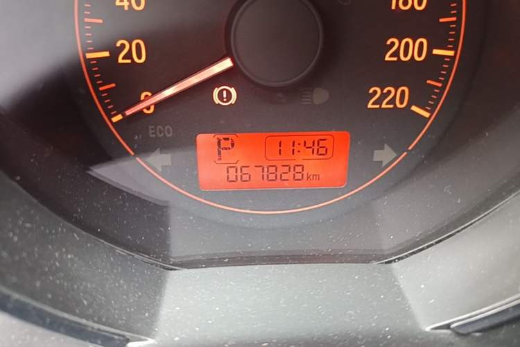 Used Honda Fit 2018 1.5L CVT Comfort Sunroof Version Odometer Close Up