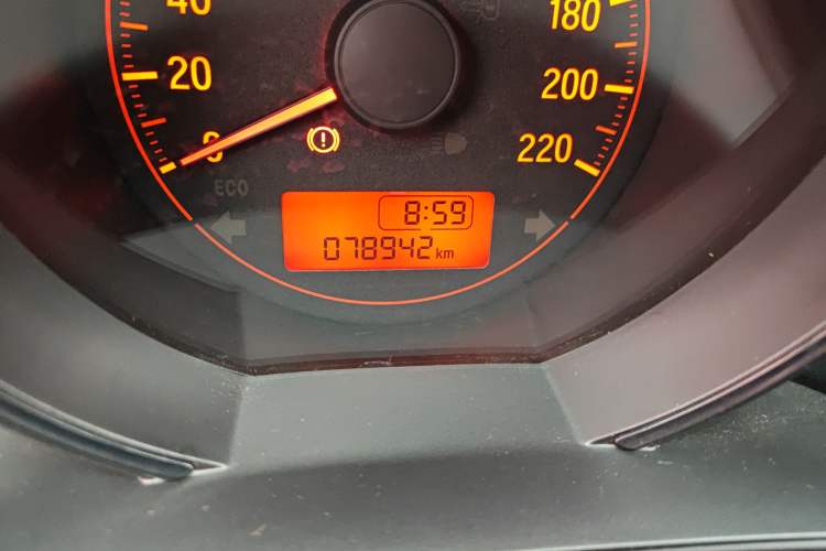 Used Honda Fit 2018 1.5L Manual Comfort Version Odometer Close Up