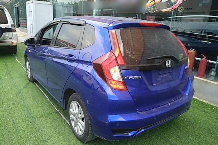 Used Honda Fit 2018 1.5L CVT Comfort Sunroof Version Rear Left 45 Deg