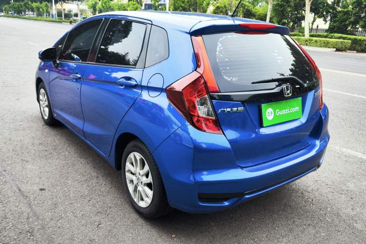 Used Honda Fit 2018 1.5L CVT Comfort Sunroof Version Rear Left 45 Deg