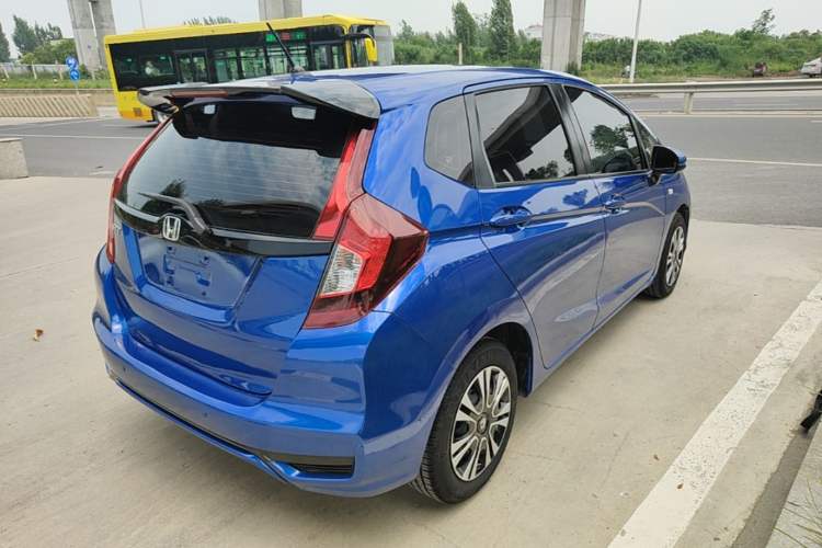 Used Honda Fit 2018 1.5L CVT Comfort Sunroof Version Rear Right 45 Deg