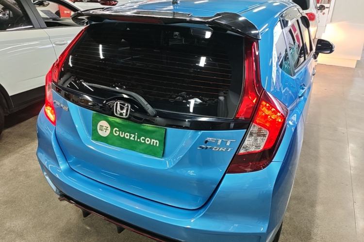 Used Honda Fit 2018 1.5L CVT Trendy Sports Edition Rear Right 45 Deg