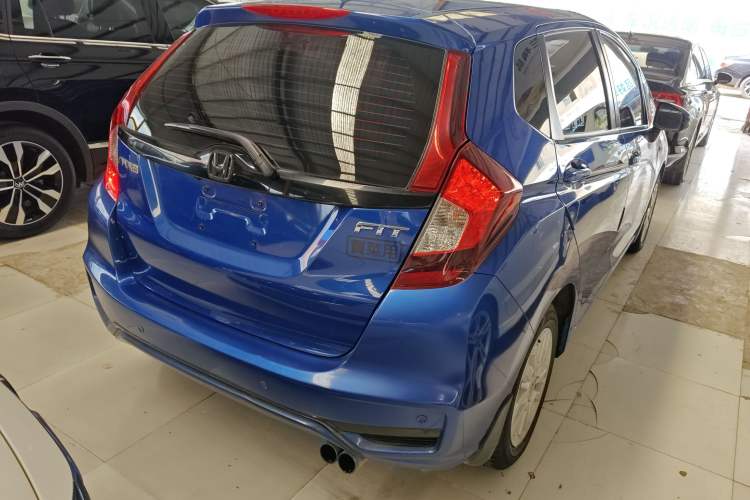 Used Honda Fit 2018 1.5L CVT Comfort Sunroof Version Rear Right 45 Deg