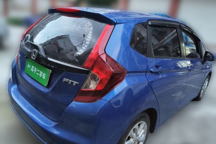 Used Honda Fit 2018 1.5L CVT Comfort Sunroof Version Rear Right 45 Deg