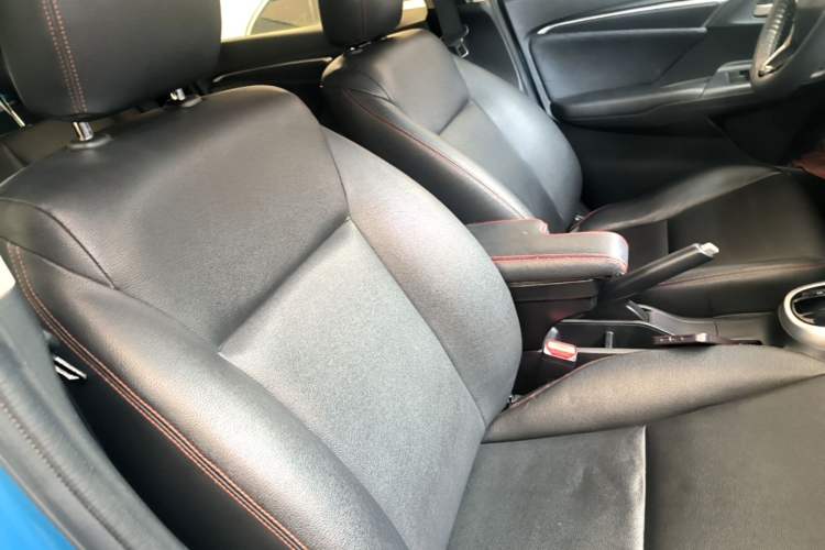 Used Honda Fit 2018 1.5L CVT Trendy Run+ Edition Right Front Seat