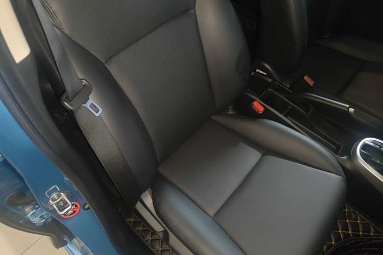 Used Honda Fit 2018 1.5L CVT Trendy Run+ Edition Right Front Seat