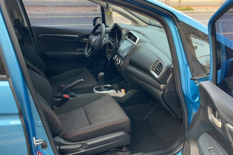 Used Honda Fit 2018 1.5L CVT Trendy Run+ Edition Right Front Seat