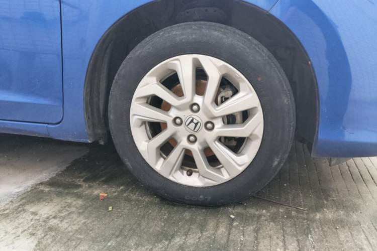 Used Honda Fit 2018 1.5L CVT Comfort Sunroof Version Right Front Wheel Hub