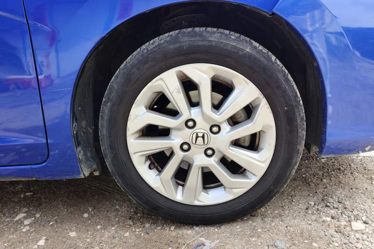 Used Honda Fit 2018 1.5L CVT Comfort Sunroof Version Right Front Wheel Hub
