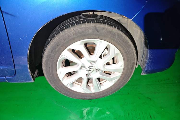 Used Honda Fit 2018 1.5L CVT Comfort Sunroof Version Right Front Wheel Hub