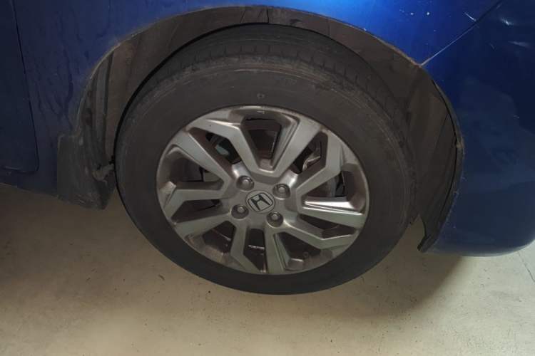 Used Honda Fit 2018 1.5L CVT Comfort Sunroof Version Right Front Wheel Hub