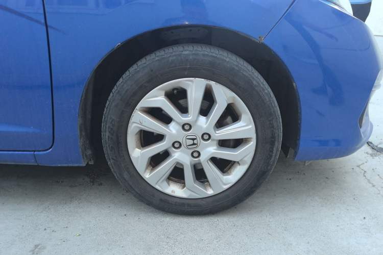 Used Honda Fit 2018 1.5L CVT Comfort Sunroof Version Right Front Wheel Hub