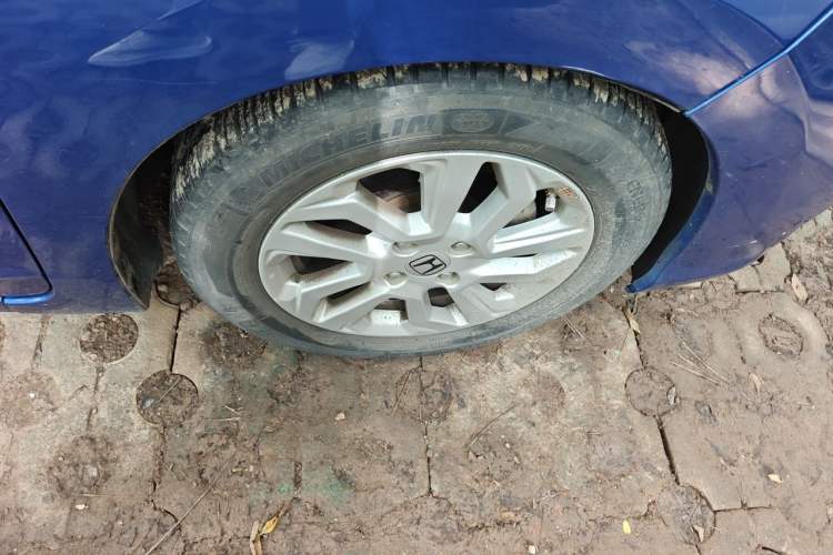 Used Honda Fit 2018 1.5L CVT Comfort Sunroof Version Right Front Wheel Hub