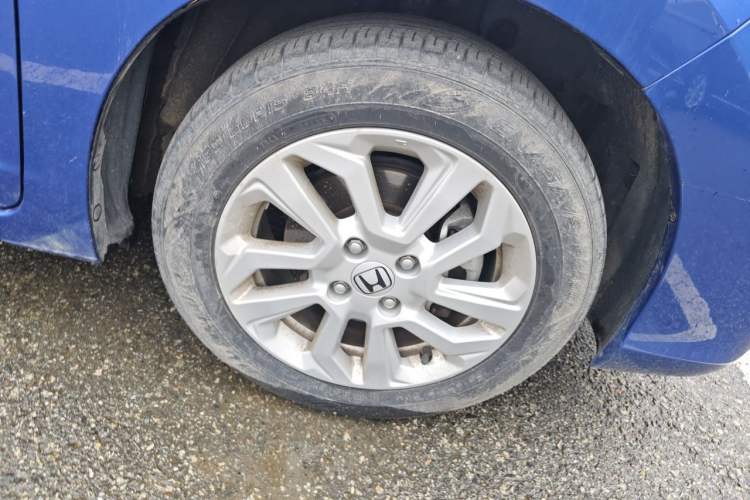 Used Honda Fit 2018 1.5L CVT Comfort Sunroof Version Right Front Wheel Hub