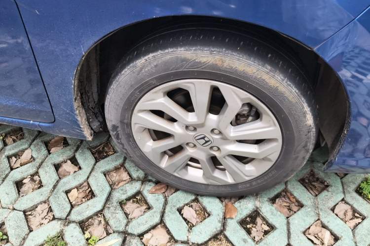 Used Honda Fit 2018 1.5L CVT Comfort Sunroof Version Right Front Wheel Hub